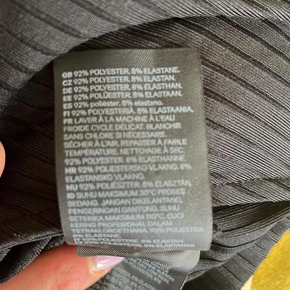 H&M bodysuit - v neck ribbed texture size S - Picture 7 of 7